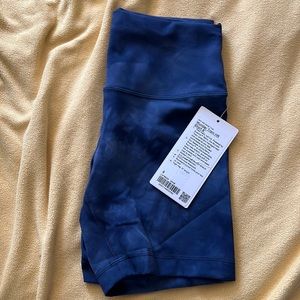 Size 8 wunder train lululemon shorts  6”
